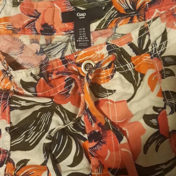 NWT Gap linen blend shorts - Picture 2 of 4